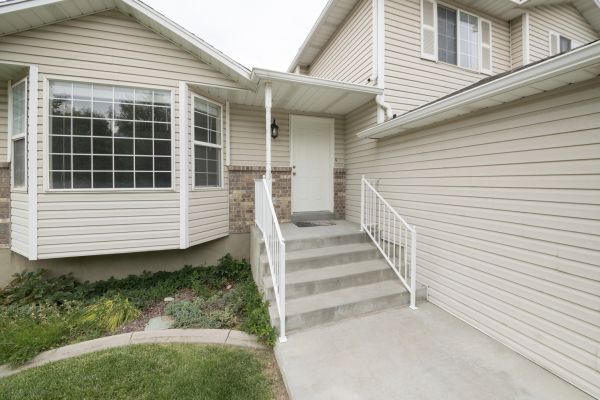 Cost of White Vinyl Siding Replacement in Pataskala